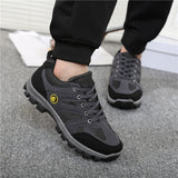 2018 New Men's Work Shoes Outdoor Sneakers Men Mesh Boots